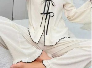 بيجامة نسائية