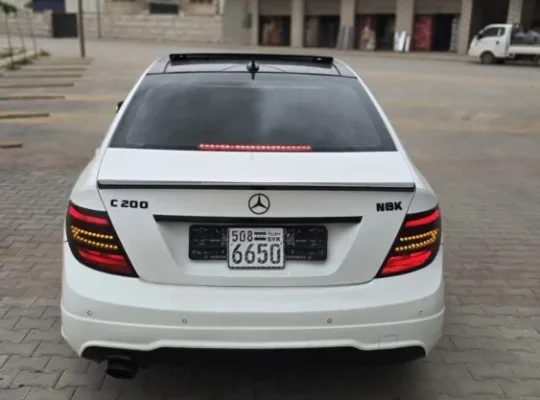سيارة c200 2013